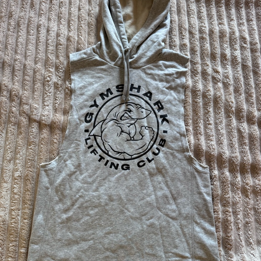 Men’s Gymshark cut off hoodie